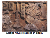 Estelas mayas grabadas en piedra. 
